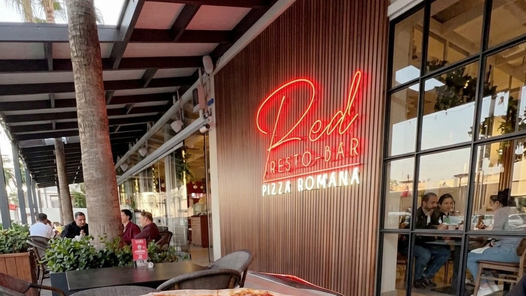 רד רסטו בר פיצה רומנה