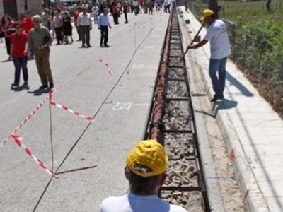 שיא גינס בפעם השניה ביוון: השישליק הארוך בעולם באורך 186.30 מטר