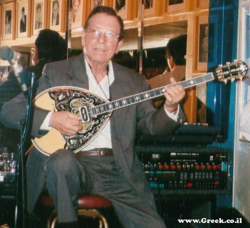 ניקוס פורפוראקיס – נגן הבוזוקי האגדי של שנות ה-60 באמריקה