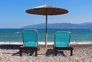 החופים ביוון ייפתחו מחר לציבור